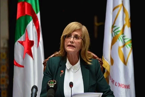 المجلس الوطني لحقوق الانسان استقبل 1448 شكوى وعريضة في 2018    الإذاعة الجزائرية