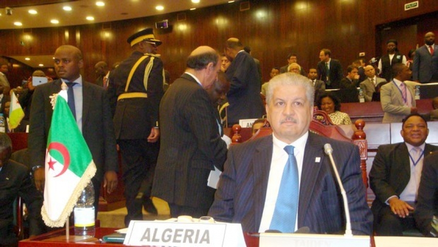 سلال يؤكد بان الجزائر تعمل حاليا من اجل المرور إلى مرحلة ما بعد البترول   الإذاعة الجزائرية