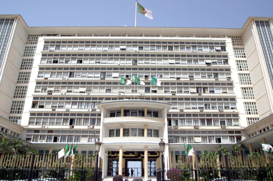 وزارة الداخـــلـيــة: تجنيد كـل الـوسائل المادية والبشرية تحضيرا للانتخابات الرئاسية    الإذاعة الجزائرية