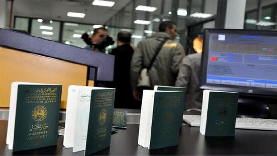 وزارة الداخلية  تقرر إصدار 20 ألف جواز سفر بيومتري يوميا والتسليم خلال أسبوع   الإذاعة الجزائرية