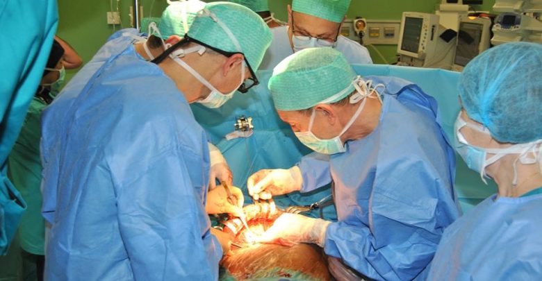 صحة لأول مرة تجرى 3 عمليات زرع للكبد من مانحين أحياء بنجاح بالجزائر الإذاعة الجزائرية