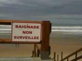 Oran Une Femme Noyee Et Une Autre Secourue Sur La Plage Non Surveillee De Mers El Hadjadj Radio Algerienne